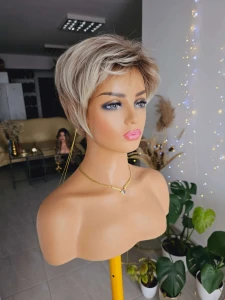 Krótka peruka blond KBS-15