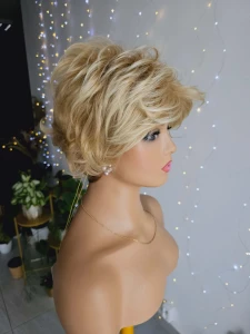 Krótka peruka blond KBS-11