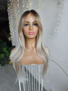 Peruka Kim premium zmiana przedziałka mix blond z odrostem 