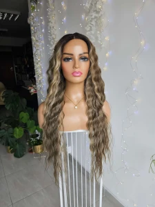 Peruka premium Kira fale, mix brąz blond z odrostem, lace front 