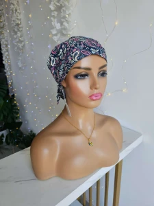 Turban bawełniany Ania 05 – różowo/śmietankowy print, granatowe tło