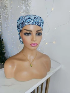 Turban bawełniany Ania 08 – błękitny print, granatowe tło 