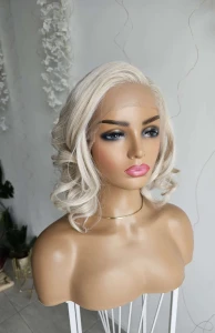 Tery – Peruka syntetyczna jasny blond Lace Front TrueHair®