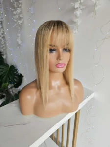 Topper damski Karen z grzywką – włosy naturalne słoneczny blond z odrostem 