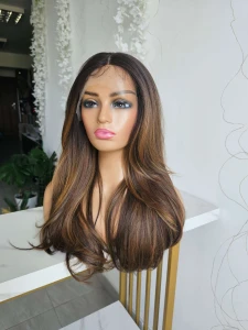 Peruka Roberta premium czekoladowy brąz z karmelowymi refleksami, lace front 